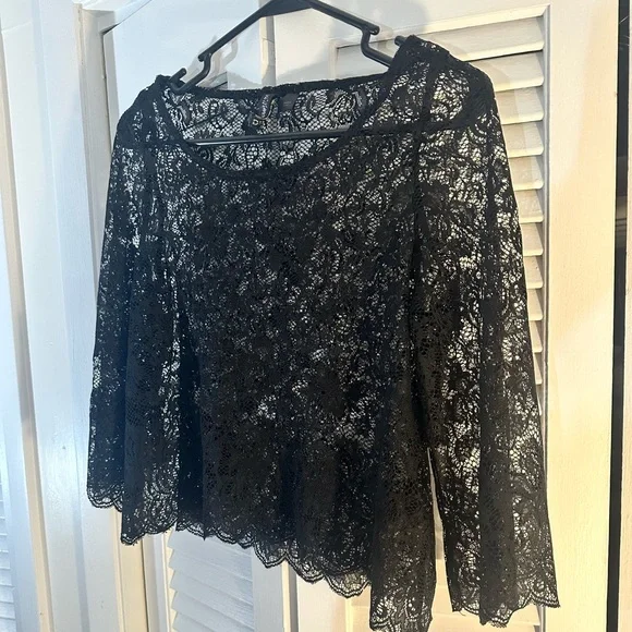 H&M Elegant Black Lace Top - Picture 2 of 4